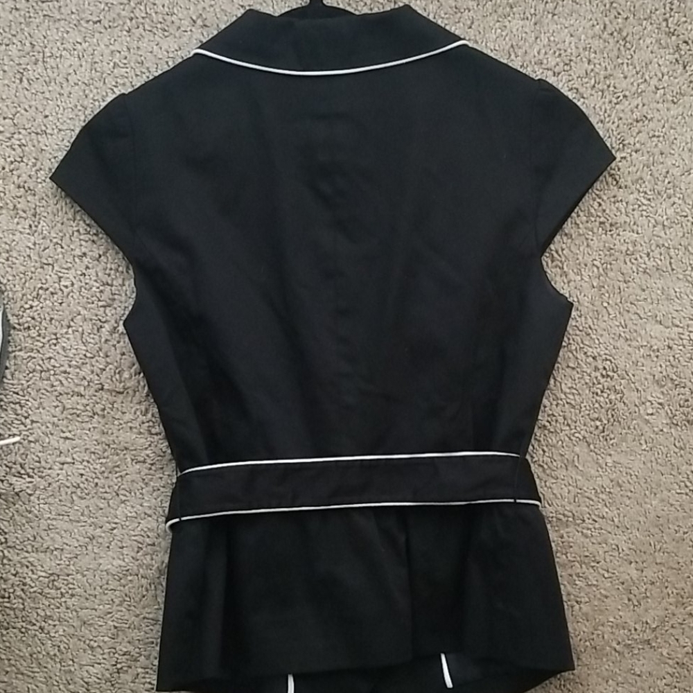 Vest - Picture 4 of 4